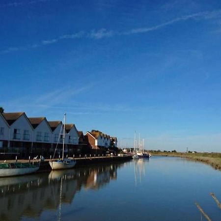 Stunning 1 Bedroom Apartment Over Looking River Rye Eksteriør billede