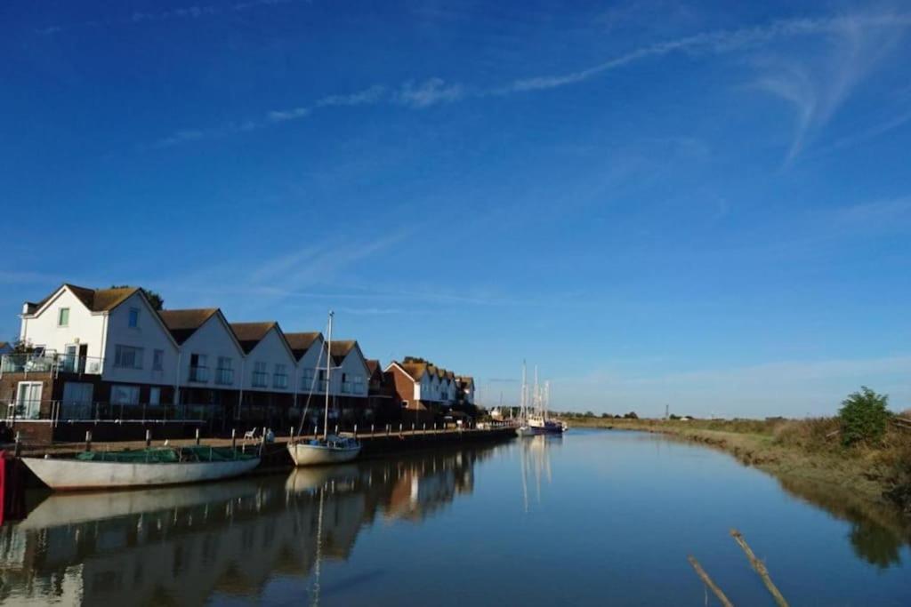 Stunning 1 Bedroom Apartment Over Looking River Rye Eksteriør billede