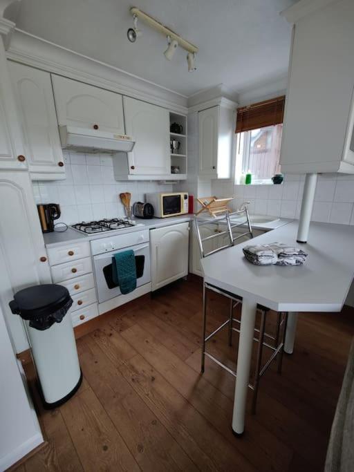 Stunning 1 Bedroom Apartment Over Looking River Rye Eksteriør billede